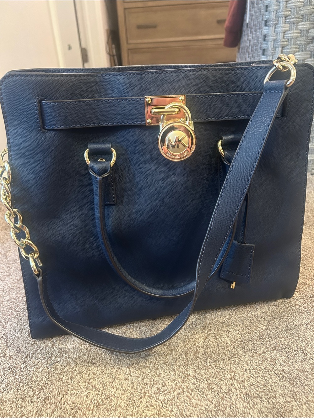 Michael Kora Bag - with dust bag - excellent condition . Navy blue - Picture 2 of 6